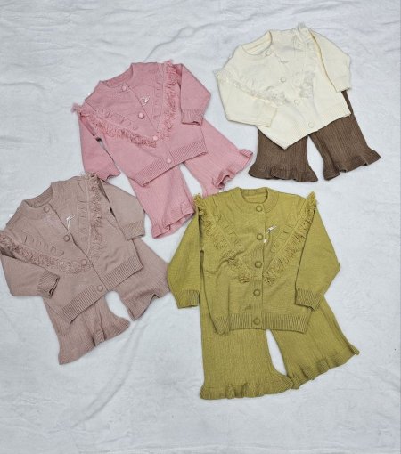 طقم صوف بناتي ناعم