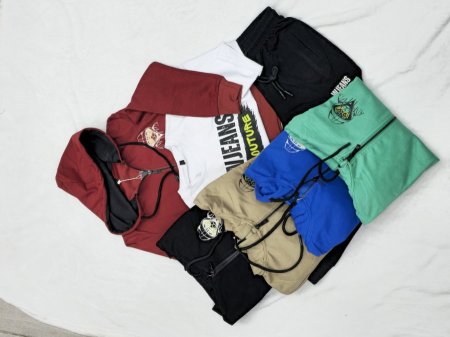 طقم شتوي أنيق من WJEANS COUTURE - هودي وسويت بانتس