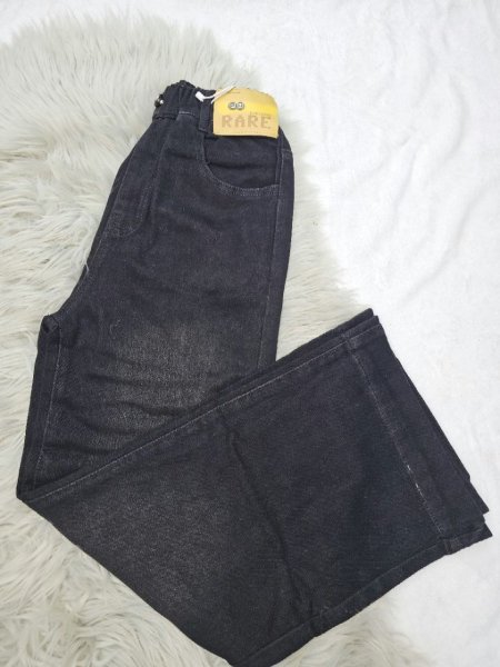 اللون الاسود