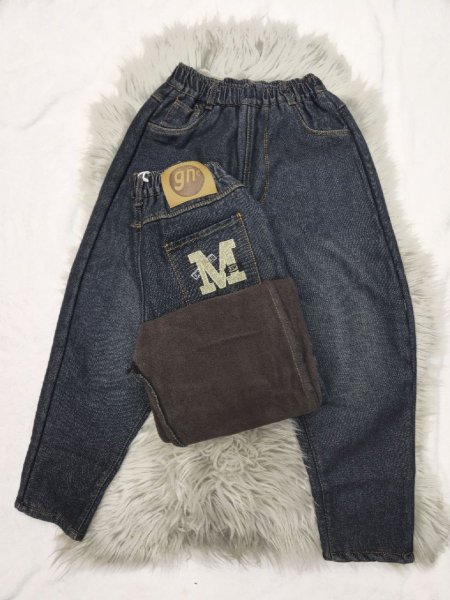 جينز "باجي" الواسع. الموضة الأحدث بانتظارك